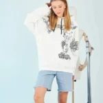 Kapüşonlu Strong Heykel Baskılı Sweatshirt - Beyaz