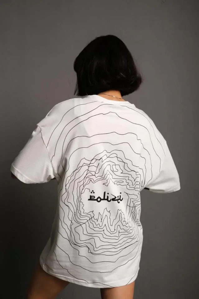 TY65d4a55ab81f665d4a55ab81fa.webp Bisiklet Yakalı Sırt Baskılı Oversize T-Shirt - Beyaz - Görsel 1