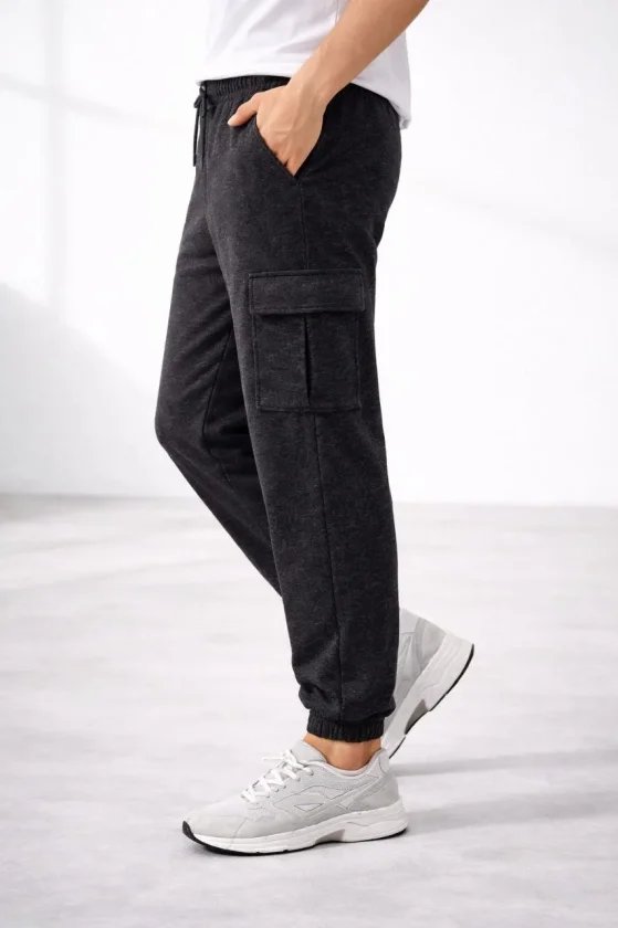 TY69aaf61846ebd69aaf61846ebf.webp Erkek Jogger Eşofman Altı Regular Fit , Kargo Cepli, Lastikli Paça, Günlük Spor Pantolon - Füme - Görsel 1