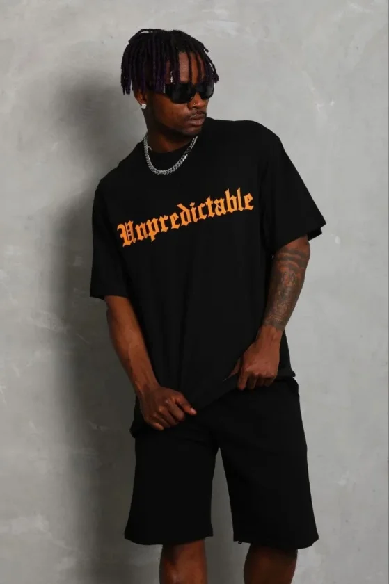 TY69b6860e85bb869b6860e85bba.webp Erkek Baskılı T-Shirt Kısa Kol Bisiklet Yaka Regular Fit Rahat Kalıp Günlük Tişört - Siyah - Görsel 1