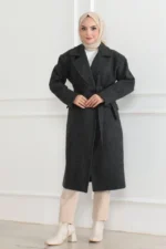 Kaşe Kaban Uzun Boy 115 Cm Kruvaze Yaka Kuşaklı Astarlı Tesettür Kaban Yünlü - Siyah - Görsel 3