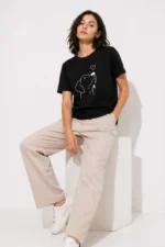 Köpek Figürlü Minimal Baskılı Tişört Kısa Kol Yazlık T-Shirt - Siyah - Görsel 3