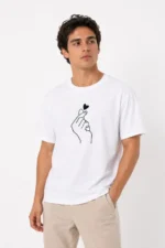 Erkek Kore Parmak Kalp Aşk Temalı Minimal Baskılı Tişört Yazlık Kısa Kol T-Shirt - Beyaz