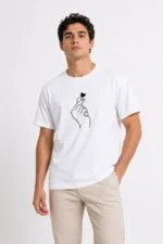 Erkek Kore Parmak Kalp Aşk Temalı Minimal Baskılı Tişört Yazlık Kısa Kol T-Shirt - Beyaz - Görsel 4