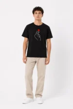 Erkek Kore Parmak Kalp Aşk Temalı Minimal Baskılı Tişört Yazlık Kısa Kol T-Shirt - Siyah - Görsel 3