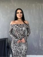 Kadın Madonna Yaka Dalgıç Kumaş Leopar Desen Maxi Boy Derin Yırtmaçlı Elbise - Görsel 4