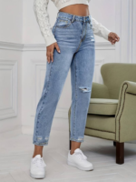 Kadın Açık Mavi Yırtık Mom Fit Kot Pantolon - Görsel 2