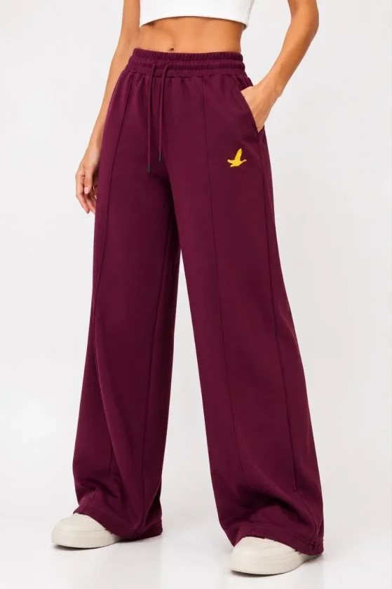 TY6a4fcf81543496a4fcf815434b.webp Osy Modal Yumuşak Dokulu Cima Dikişli Nakışlı Cepli Oversize Bol Paça Eşofman Altı - Bordo - Görsel 1