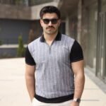 Erkek Polo Yaka Fermuar Detaylı Çizgili Tişört